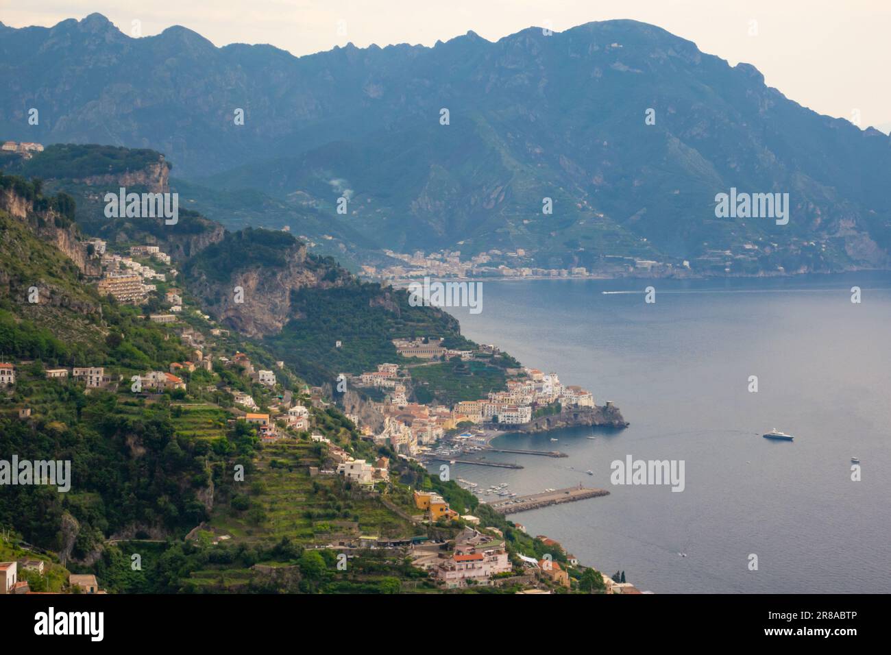 Blick auf die Stadt Amalfi an der Amalfiküste, Kampanien, Italien Stockfoto