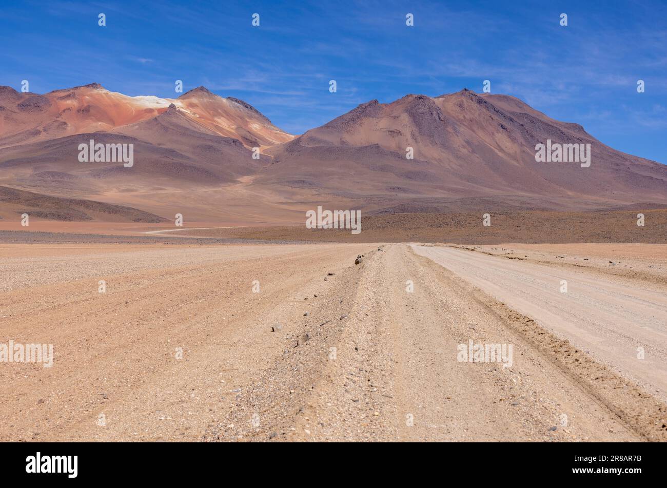 Malerische Wüste Salvador Dali, nur ein natürlicher Anblick auf der malerischen Lagunenroute durch den bolivianischen Altiplano in Südamerika Stockfoto