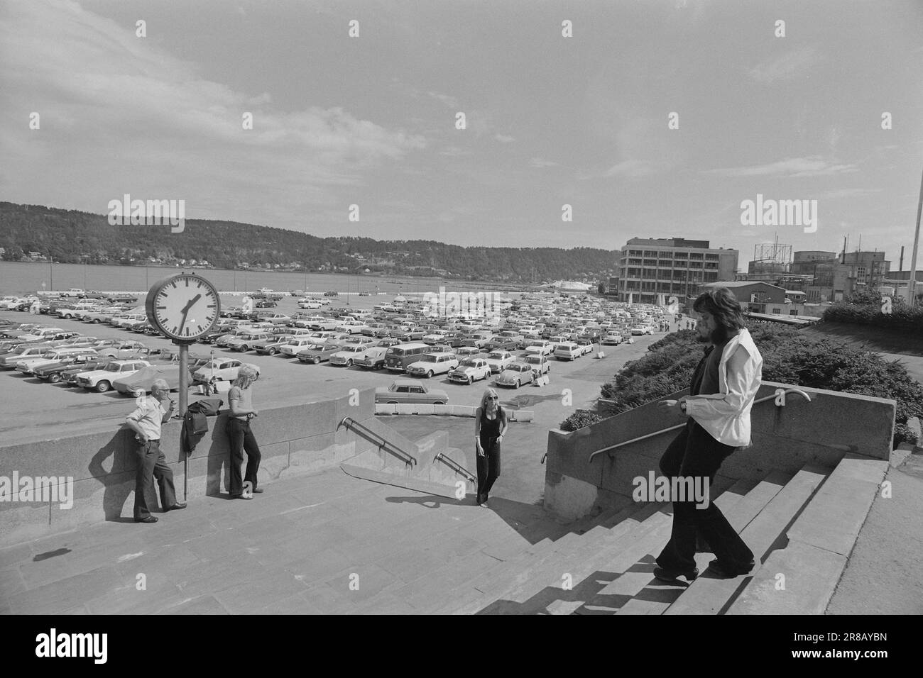 Aktuell 29 - 7 - 1974: Aus diesem Grund streiken Arbeiter von Hydro stands4.500 bei Norsk Hydro. Es könnte ein ziemlich langer Streik werden. Foto: Sverre A. Børretzen / Aktuell / NTB ***FOTO NICHT IMAGE PROCESSED*** Stockfoto