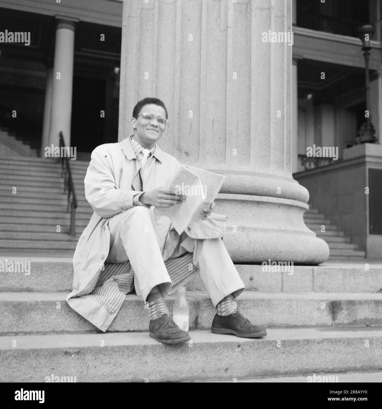 Aktuell 3-11-1960: Auf der Flucht vor Hass Südafrikas Gestapo verfolgte den 23-jährigen Hans Beukes aus einem einzigen Grund durch drei Länder: Er ist farbig. Aber Beukes entkam, und vom UN-Podium ließ er die ganze Welt auf ihn hören. Nach vielen Abenteuern fand er einen Zufluchtsort in Oslo. Foto: Aage Storløkken / Aktuell / NTB ***FOTO NICHT VERARBEITET*** Stockfoto