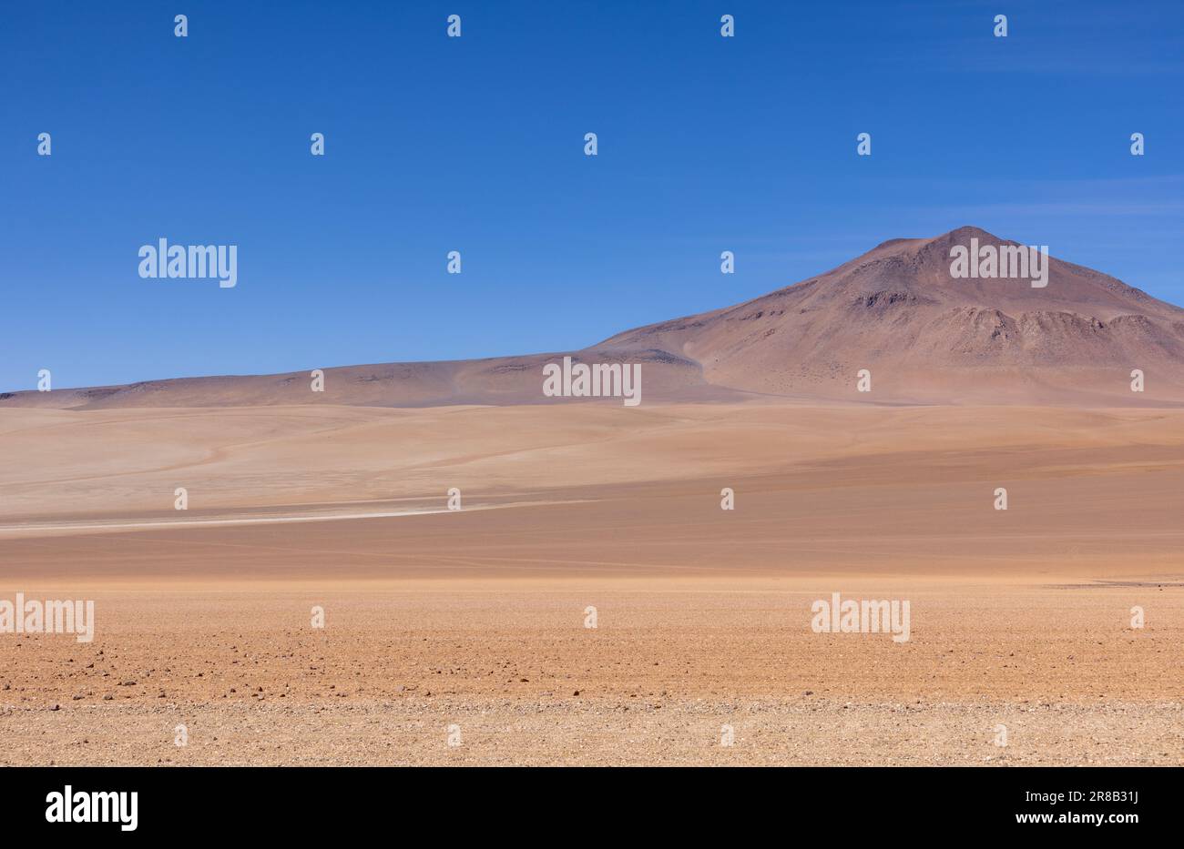 Malerische Wüste Salvador Dali, nur ein natürlicher Anblick auf der malerischen Lagunenroute durch den bolivianischen Altiplano in Südamerika Stockfoto