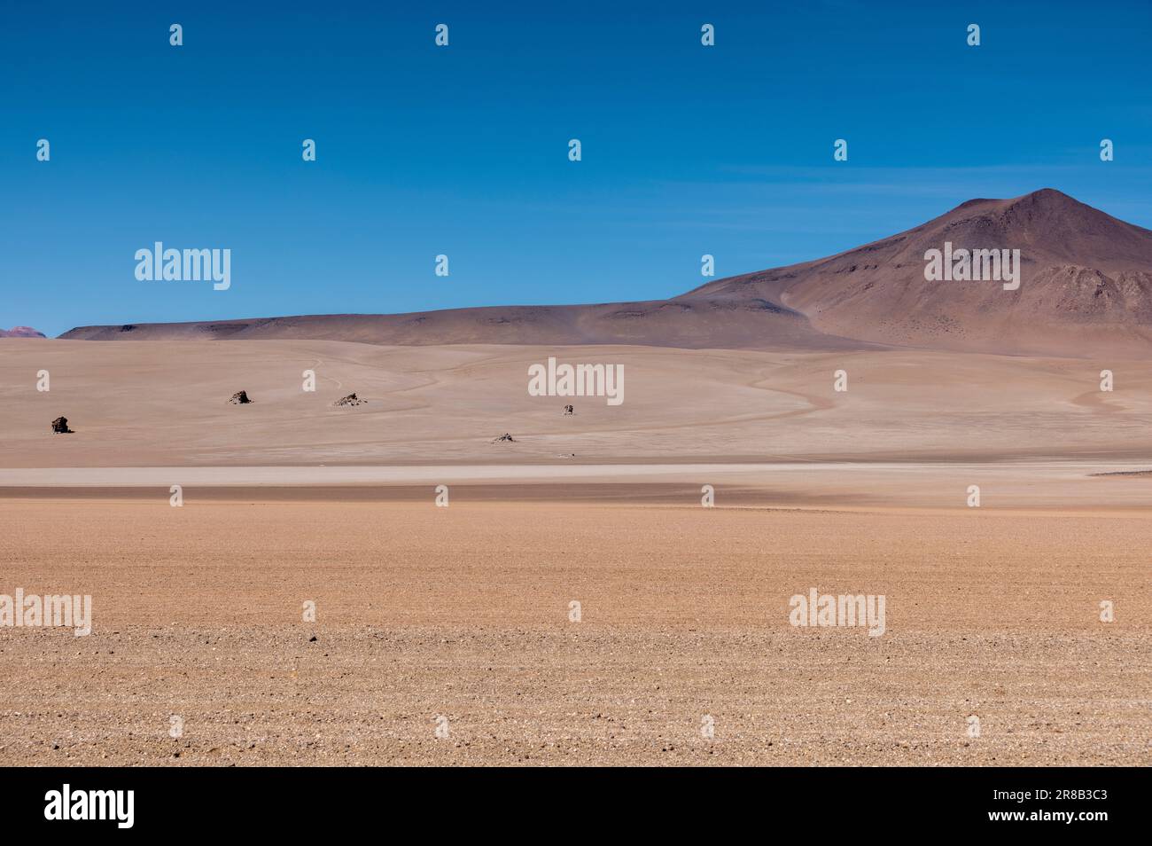 Malerische Wüste Salvador Dali, nur ein natürlicher Anblick auf der malerischen Lagunenroute durch den bolivianischen Altiplano in Südamerika Stockfoto