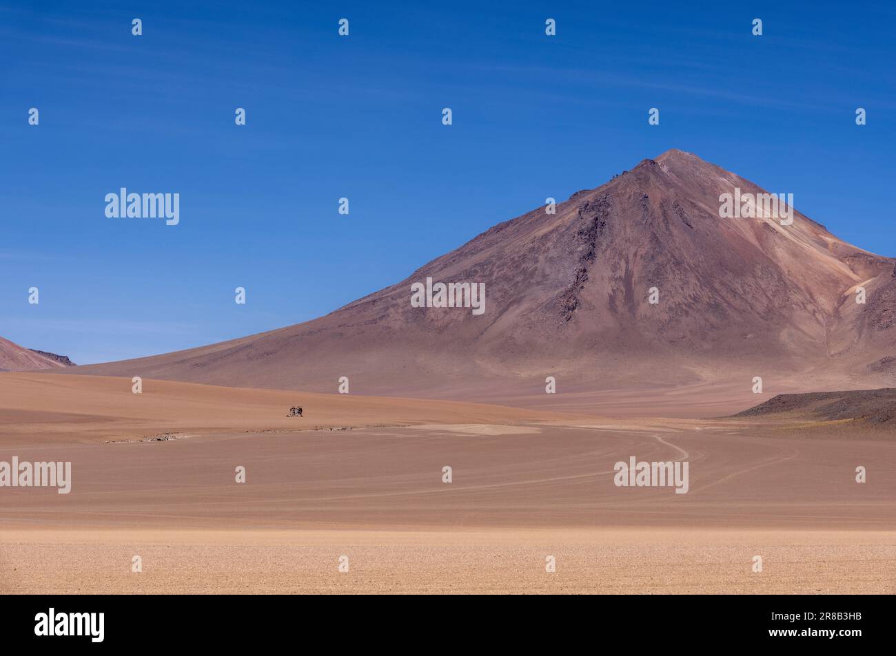 Malerische Wüste Salvador Dali, nur ein natürlicher Anblick auf der malerischen Lagunenroute durch den bolivianischen Altiplano in Südamerika Stockfoto