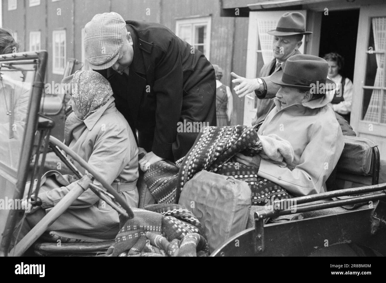 Derzeit 17 1951 Attlee Und Seine Ehefrau Auf Dem Dach Des Norwaybritischen Premierministers 