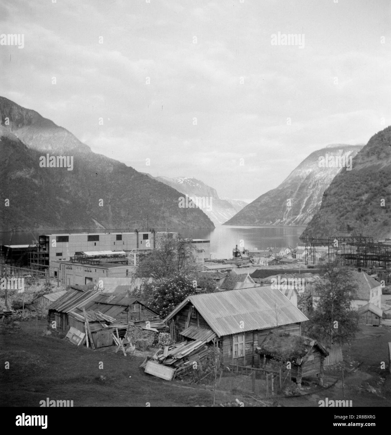 Tatsächlich 121948 Die riesige Fabrik in Årdal. Årdal arbeitet. Von