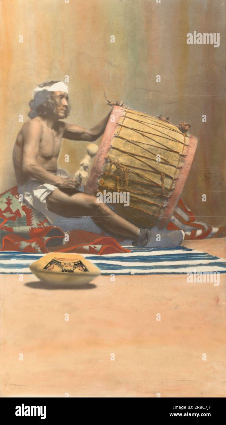 Hopi-Musiker spielt Drum [] von H. R. Robinson, n.d. Stockfoto