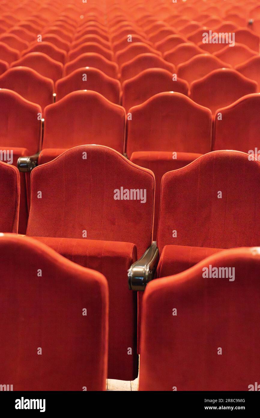 Leere Plätze eines Theatersaals, Sevilla, Spanien Stockfoto