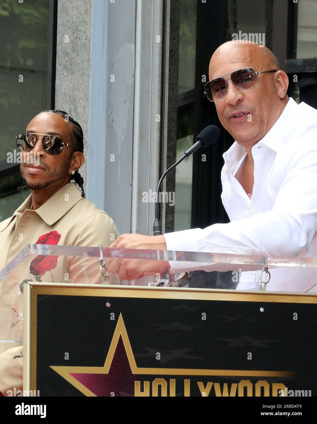 Ludacris Star Ceremony auf dem Hollywood Walk of Fame am 18. Mai 2023 in Los Angeles, CA, mit Chris Bridges alias Ludacris, Vin Diesel wo: Los Angeles, Kalifornien, USA, wenn: 18. Mai 2023 Gutschrift: Nicky Nelson/WENN Stockfoto