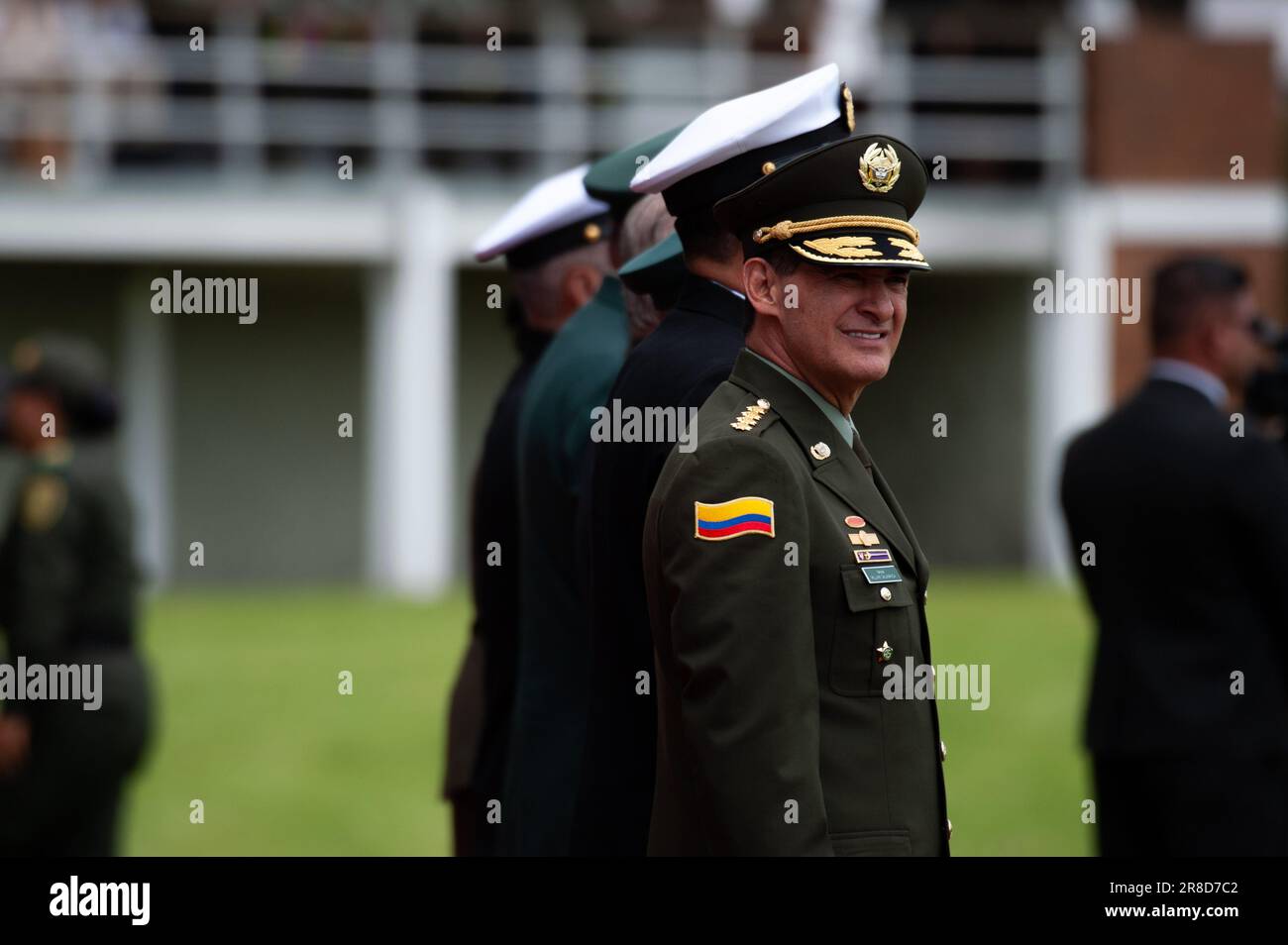 Bogota, Kolumbien. 20. Juni 2023. Der kolumbianische Polizeidirektor William Rene Salamanca reagiert während der Beförderung zum General des Polizeidirektors William Rene Salamanca an der General Santander Police Academy in Bogota, Kolumbien, am 20. Juni 2023. Foto von: Chepa Beltran/Long Visual Press Credit: Long Visual Press/Alamy Live News Stockfoto