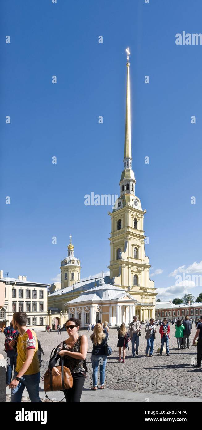 Das St. Peter und Paul Kathedrale und Festung mit ihrer Geschichte und berühmten Architektur ist ein Wahrzeichen der Stadt St. Petersburg, Russland Stockfoto