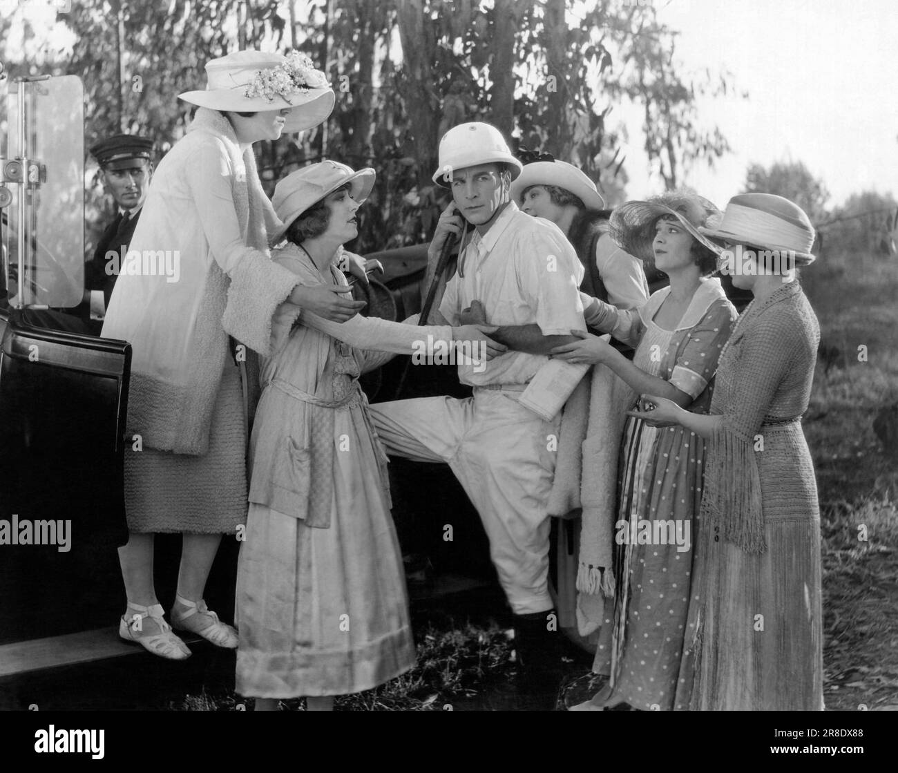 Hollywood, Kalifornien, 1923 Milton Sills in einer Szene aus dem Film "Was Eine Frau gelernt hat". Stockfoto