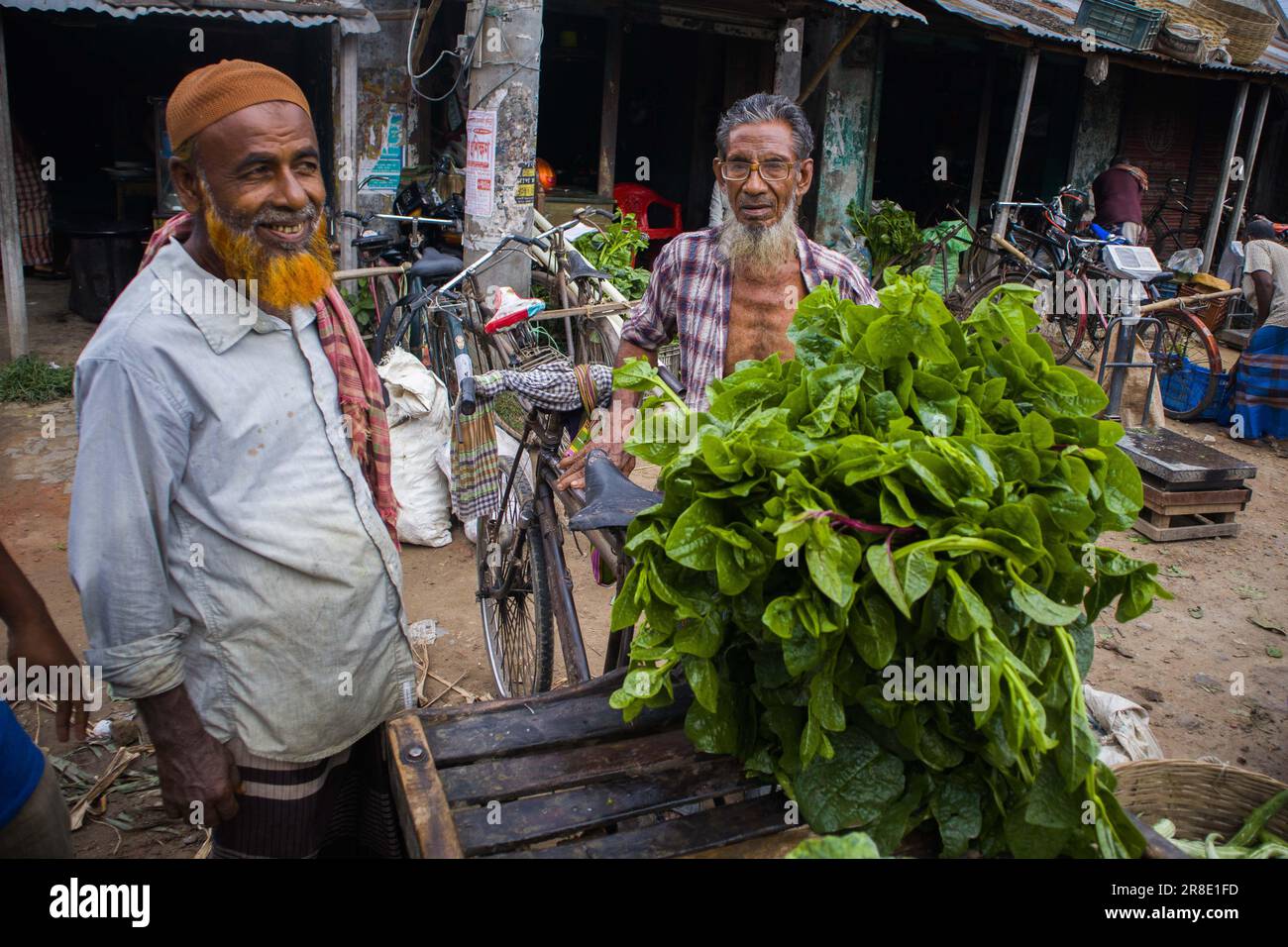 Gemüsegroßhandelsmarkt in Churamonkati, Jashore, Bangladesch Stockfoto