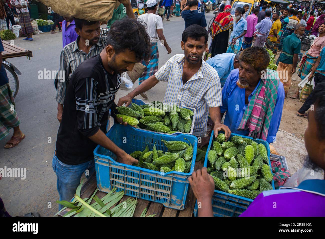 Gemüsegroßhandelsmarkt in Churamonkati, Jashore, Bangladesch Stockfoto
