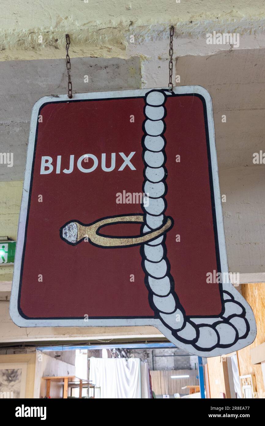 Bordeaux , Aquitaine France - 06 06 2023 : Bijoux französischer Text bedeutet Shop Schmuck Fassade Ladengeschäft Schild Retro Schmuck Stockfoto
