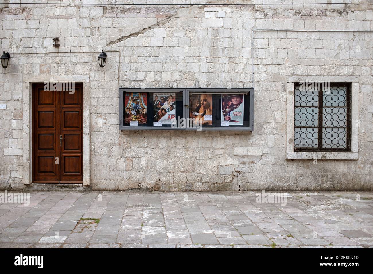 Kotor, Montenegro - BOKA ein kleines, altmodisches Kino am Cinema Square in der Altstadt Stockfoto