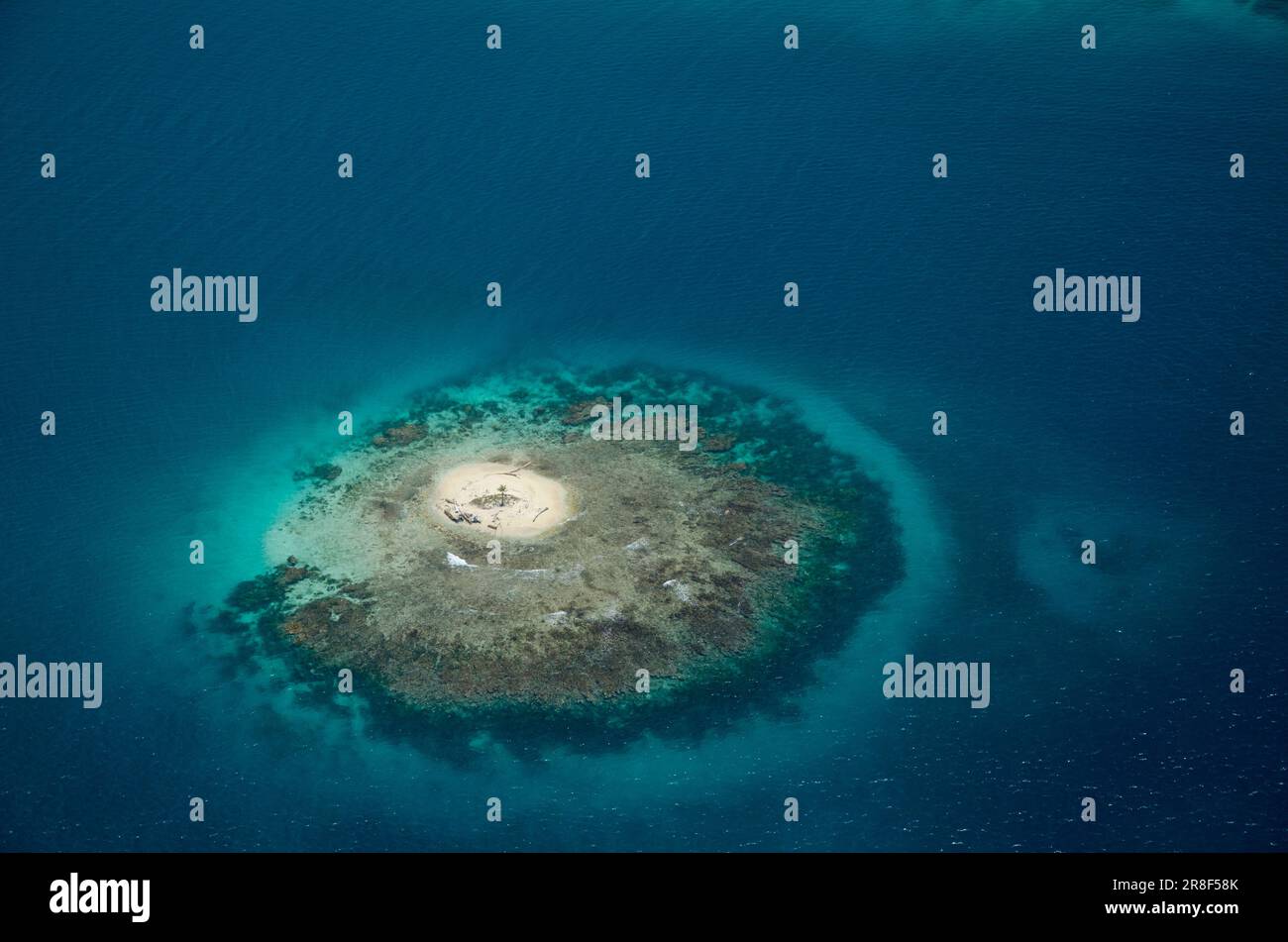 Kleine tropische Insel in der Karibik, San Blas, Panama - Stockfoto Stockfoto