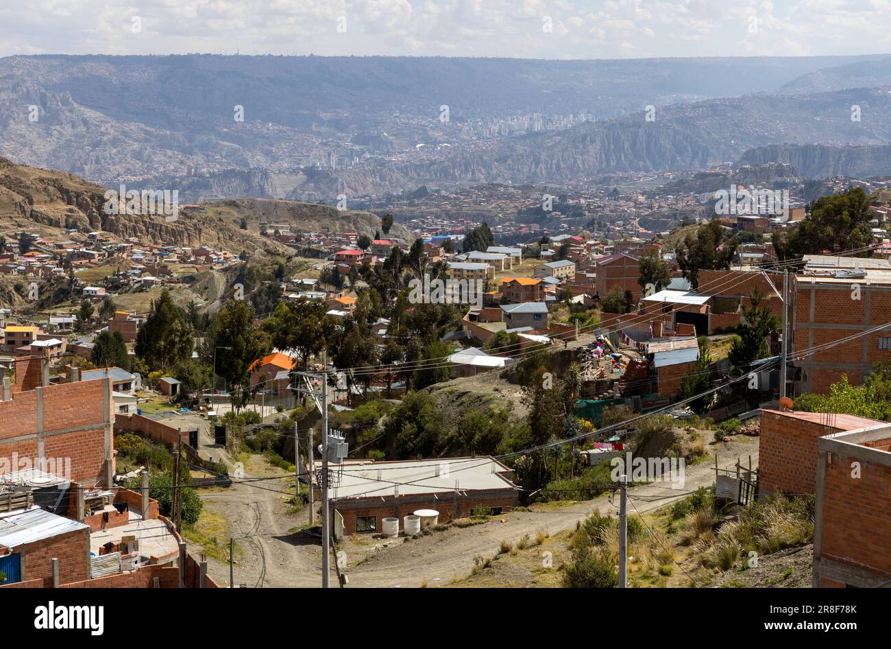 Überlandreisen in Bolivien, Südamerika: Erkundung der bergigen Außenbezirke der am höchsten gelegenen Verwaltungshauptstadt der Welt: La Paz Stockfoto