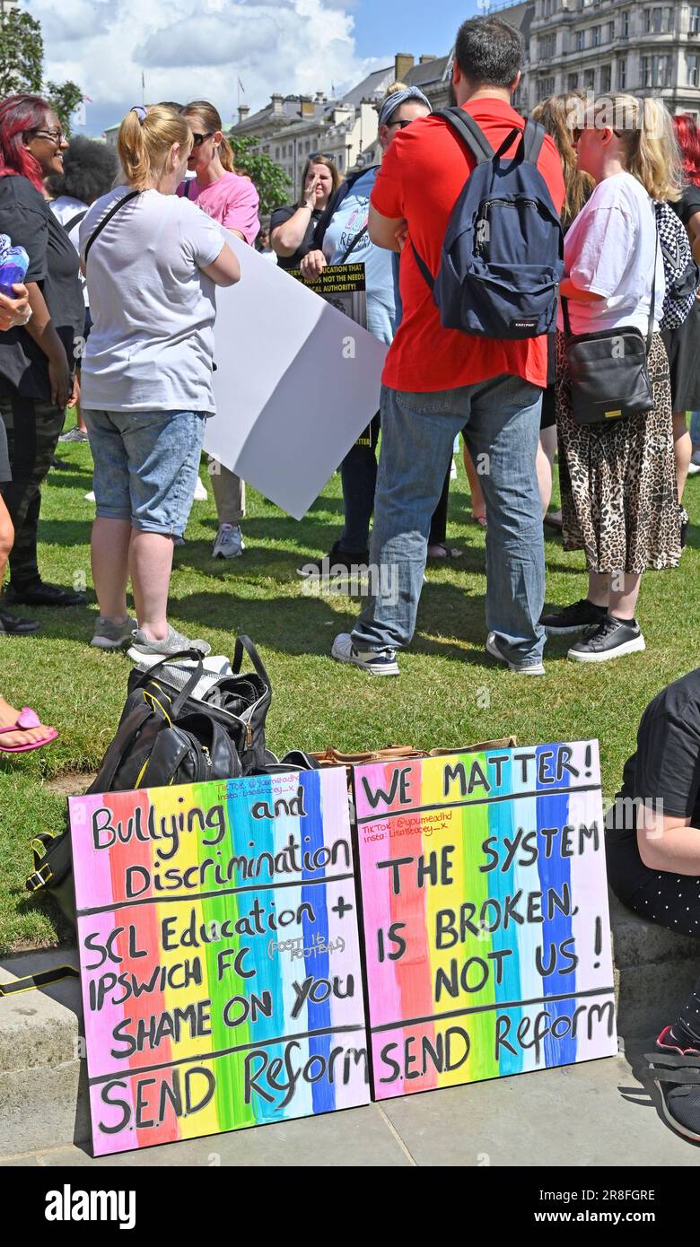 London, Großbritannien. 21. Juni 2023. SENDReform protestiert auf dem Parlamentsplatz gegen eine Reform der Regelung für besondere pädagogische Bedürfnisse in Schulen, um Kindern mit besonderen pädagogischen Bedürfnissen eine faire und gleiche Chance auf Zugang zu Bildung zu geben Stockfoto