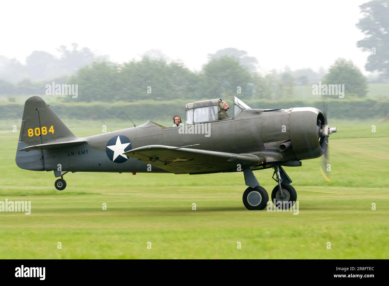 A Flying Day in der Shuttleworth Collection mit North American AT-6D Harvard III, G-KAMY 8084, Old Warden, Bedfordshire 2010 Stockfoto