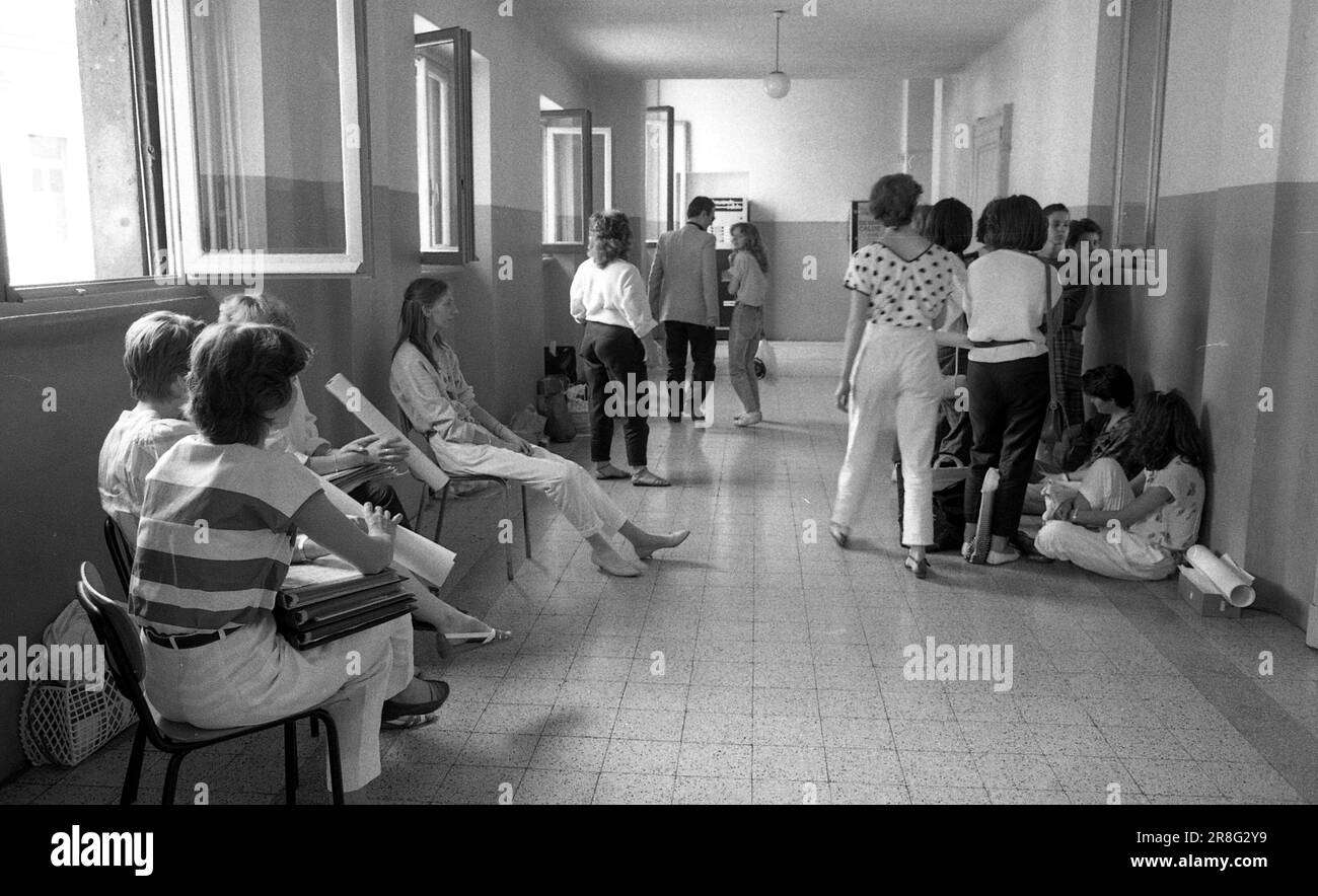 MAILAND - STUDENCE ALLE PROVE ORALI DEGLI ESAMI DI MATURITA' *** Lokale Beschriftung *** ARCHIVIO STORICO FOTOGRAMMA nur redaktionelle Verwendung Stockfoto