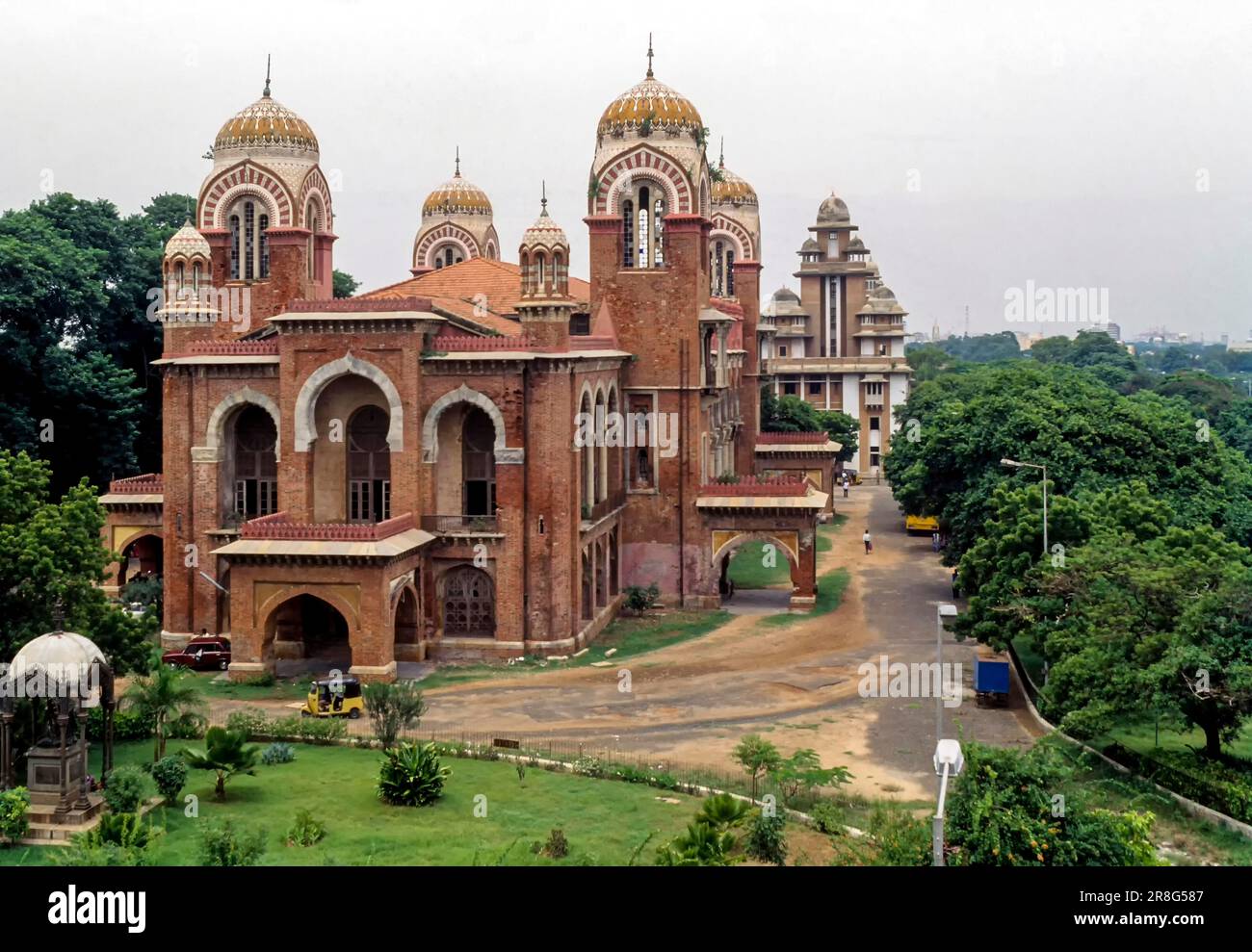 Heritage Building, Madras University Senate House, eine der drei ältesten Universitäten des Landes gegründet im Jahr 1857. Beach Road, Chennai, Tamil Stockfoto