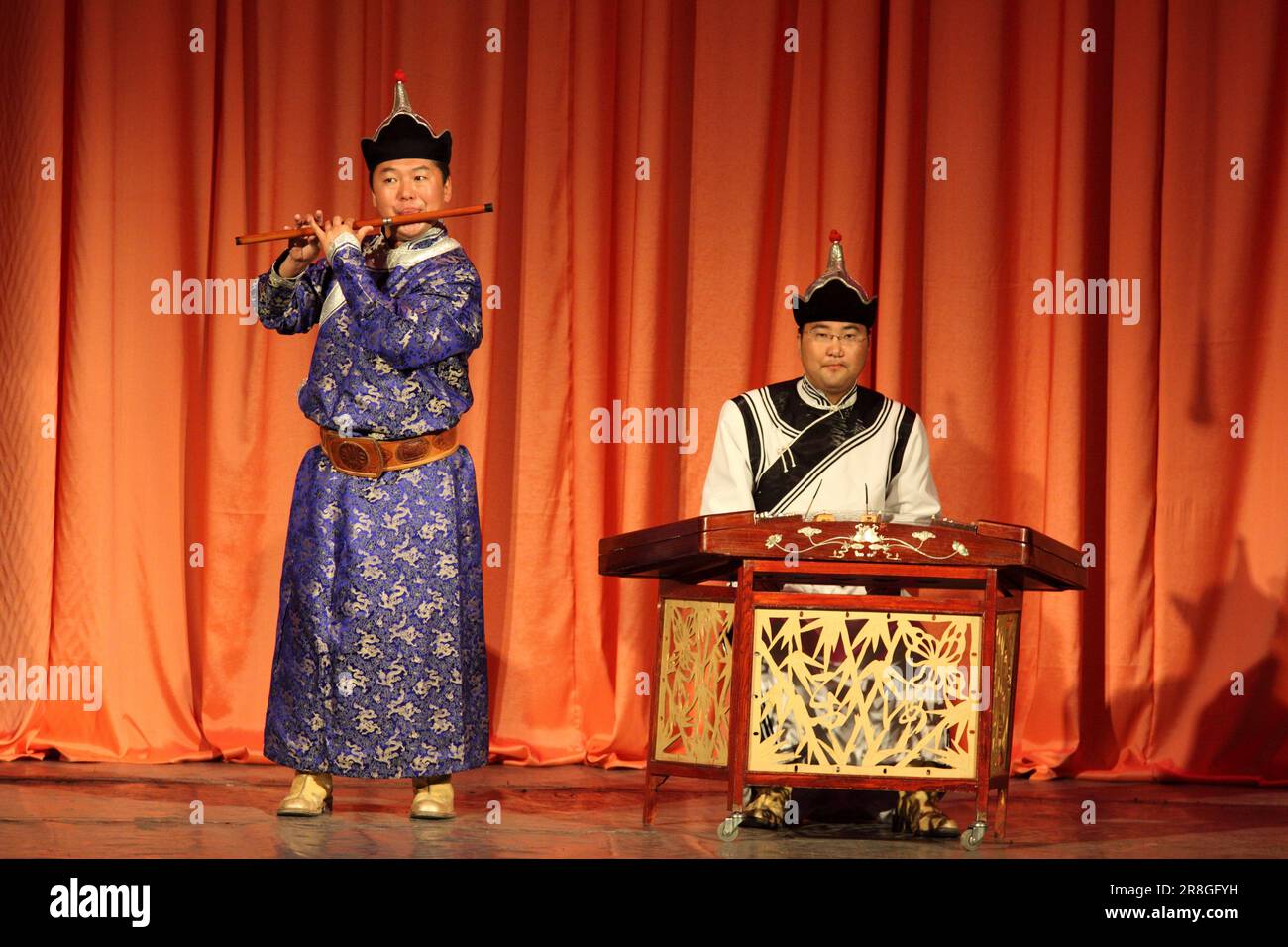 Traditioneller Tanz und Song, Ulaanischer Baatar, Mongolei Stockfoto