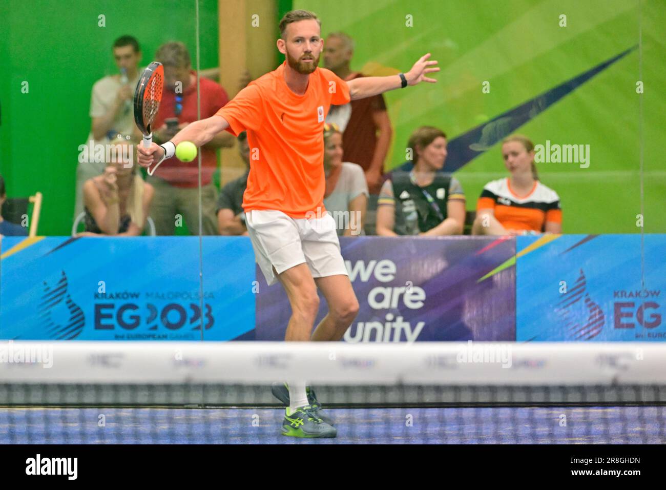 KRAKAU, POLEN - JUNI 21: Robin Sietsma aus den Niederlanden während der Padel Men's Doubles Runde 32 am 1. Tag der europäischen Spiele am 21. Juni 2023 in Krakau, Polen. (Foto: Nikola Krstic/BSR Agency) Stockfoto