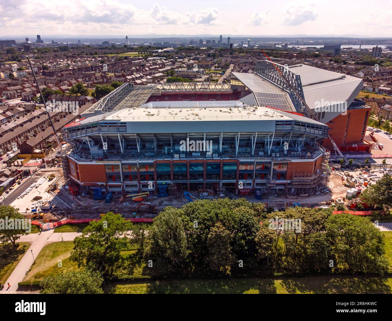 Blick von einer Drohne auf das Anfield Stadium, Liverpool. Die Arbeiten ...
