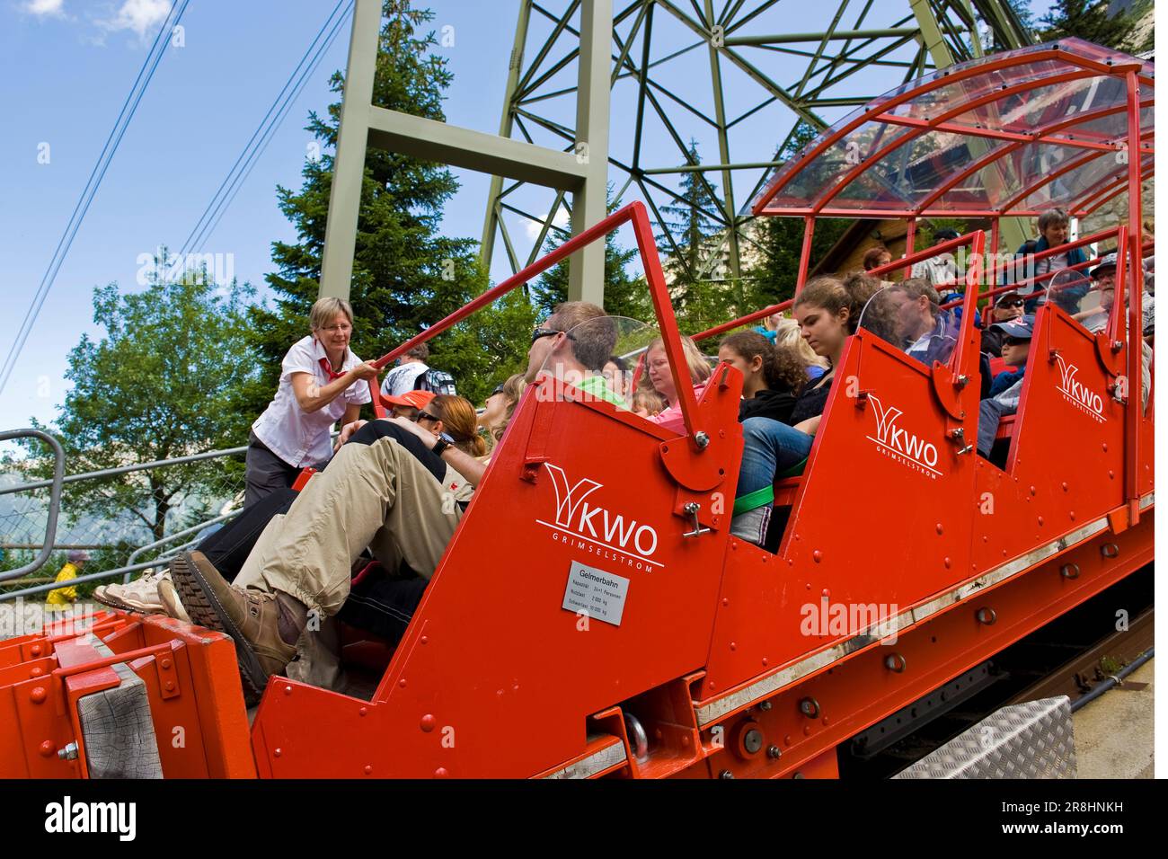 Menschen Standseilbahn Schweiz -Fotos Und -Bildmaterial In Hoher ...