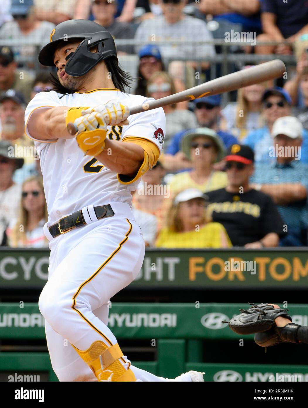Pittsburgh, Usa. 21. Juni 2023. Pittsburgh Pirates Right Fielder Connor Joe (2) führt am Mittwoch, den 21. Juni 2023 in Pittsburgh das siebte Inning gegen die Chicago Cubs im PNC Park an. Foto: Archie Carpenter/UPI Credit: UPI/Alamy Live News Stockfoto