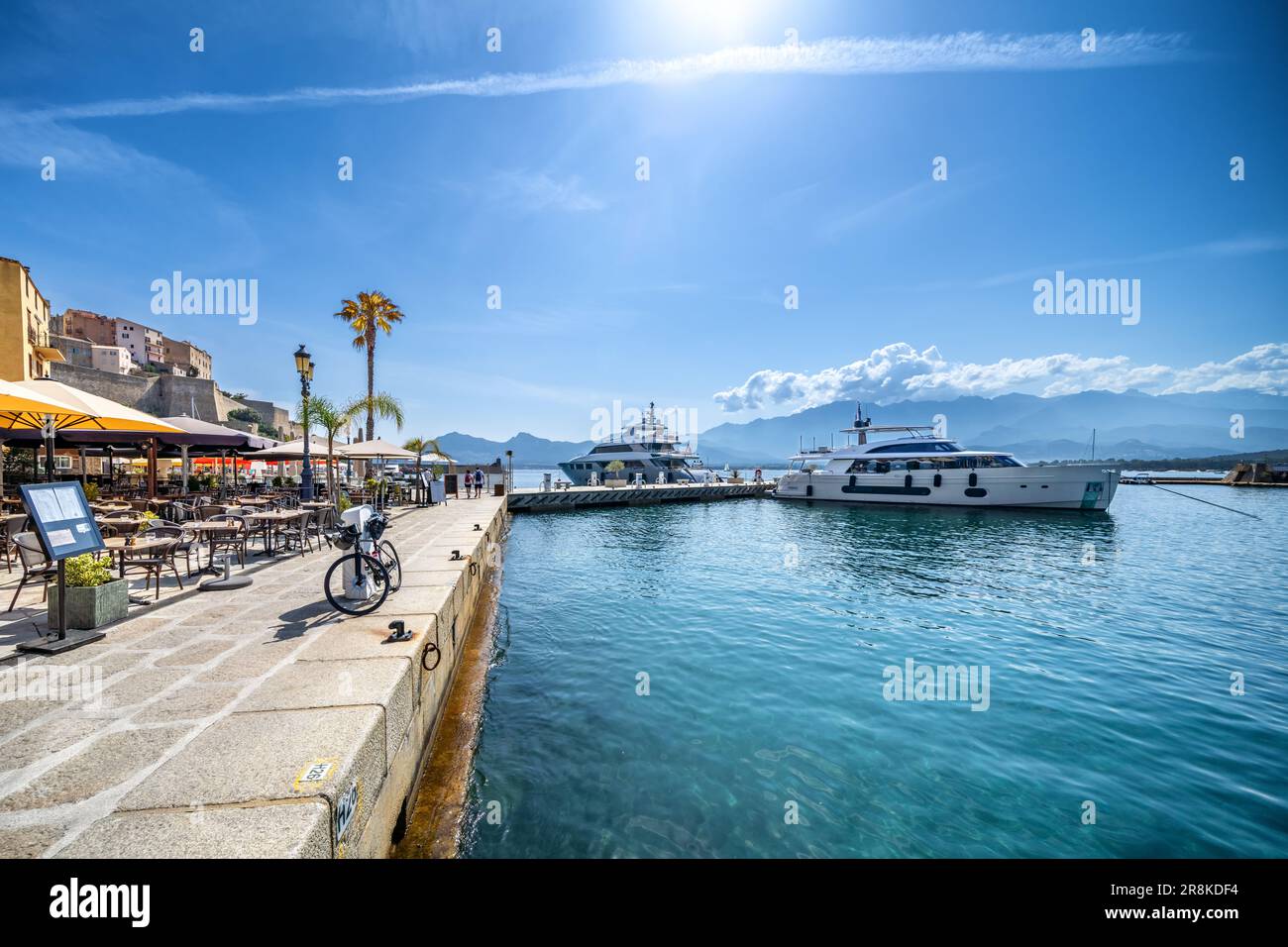 Am Hafen von Calvi auf der Insel Korsika, Frankreich Stockfoto