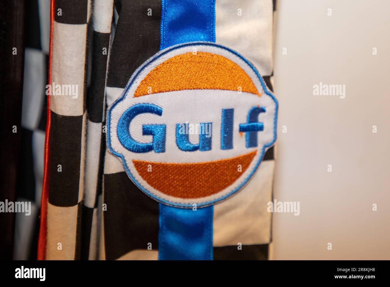 Bordeaux , Aquitaine France - 06 06 2023 : Gulf Motor OIL Alte Tankstelle Zeichen Marke und Text Logo Chain Fuel Stockfoto
