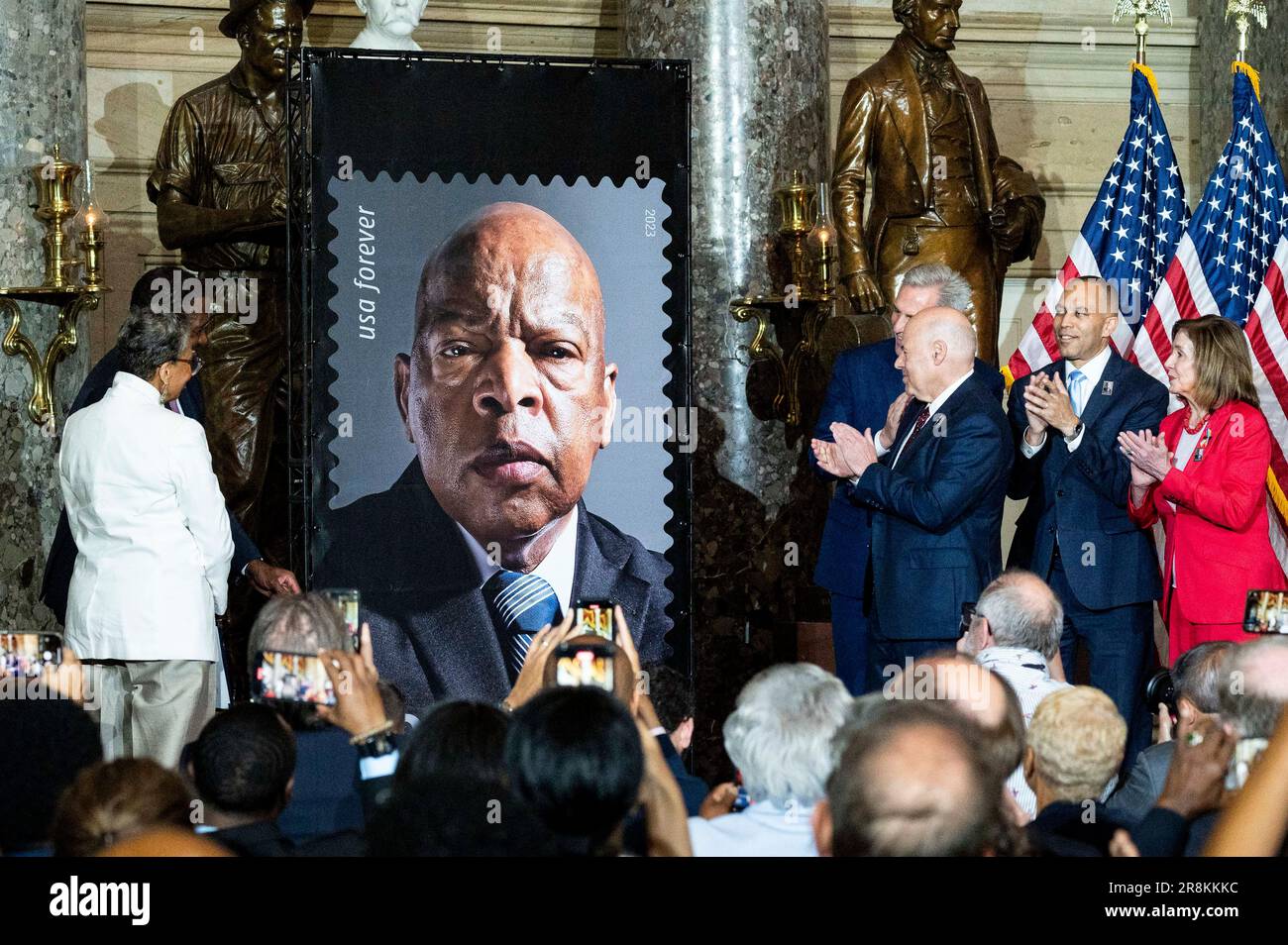 21. Juni 2023, Washington, District of Columbia, USA: Zeremonie zur Enthüllung der Briefmarke des Kongressabgeordneten John Lewis in der Statuary Hall im U.S. Capitol. (Kreditbild: © Michael Brochstein/ZUMA Press Wire) NUR REDAKTIONELLE VERWENDUNG! Nicht für den kommerziellen GEBRAUCH! Stockfoto