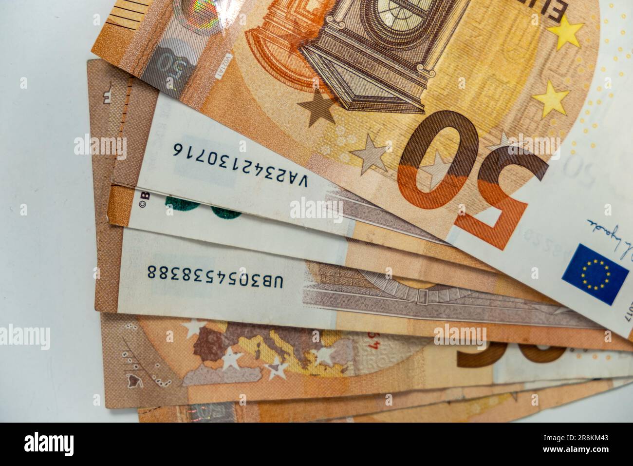 Mehrere 50-Euro-Banknoten. Economy-Konzept Stockfoto