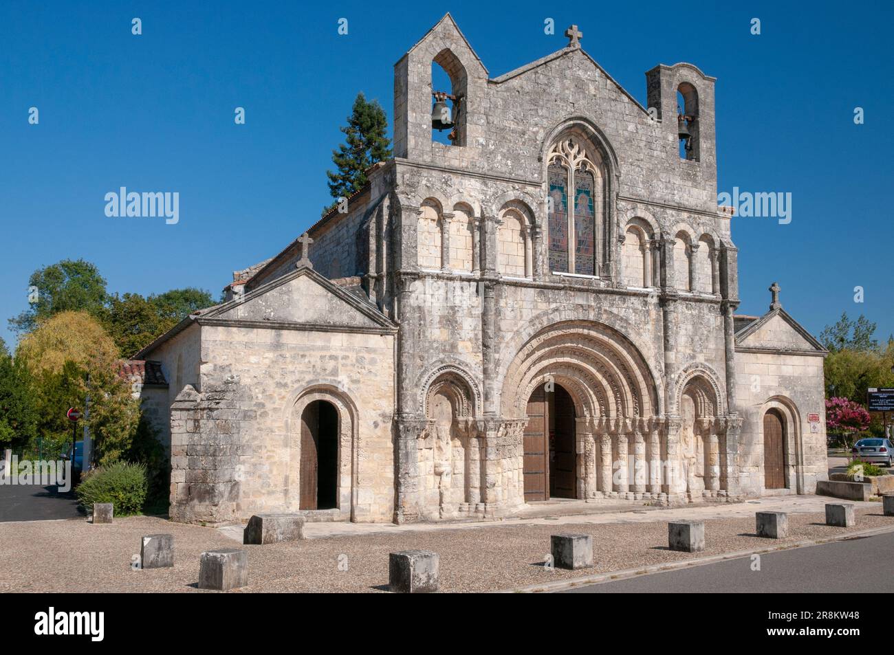 römische Kirche Saint-Vivien de Pons (12. Jahrhundert), Pons, Charente-Maritime (17), Nouvelle-Aquitaine, Frankreich Stockfoto