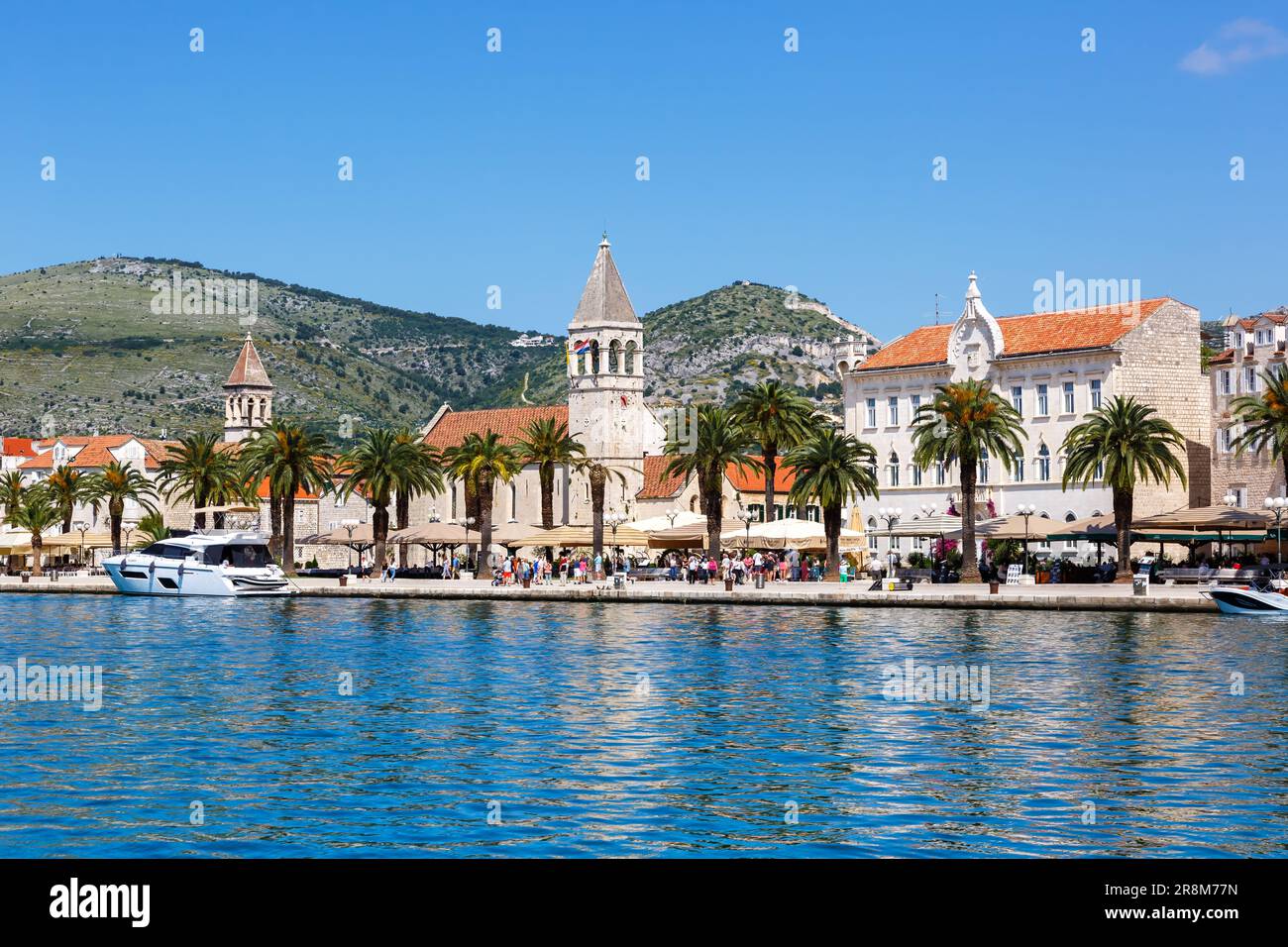 Blick auf die Altstadt von Trogir am Mittelmeer Urlaub in Kroatien Stockfoto