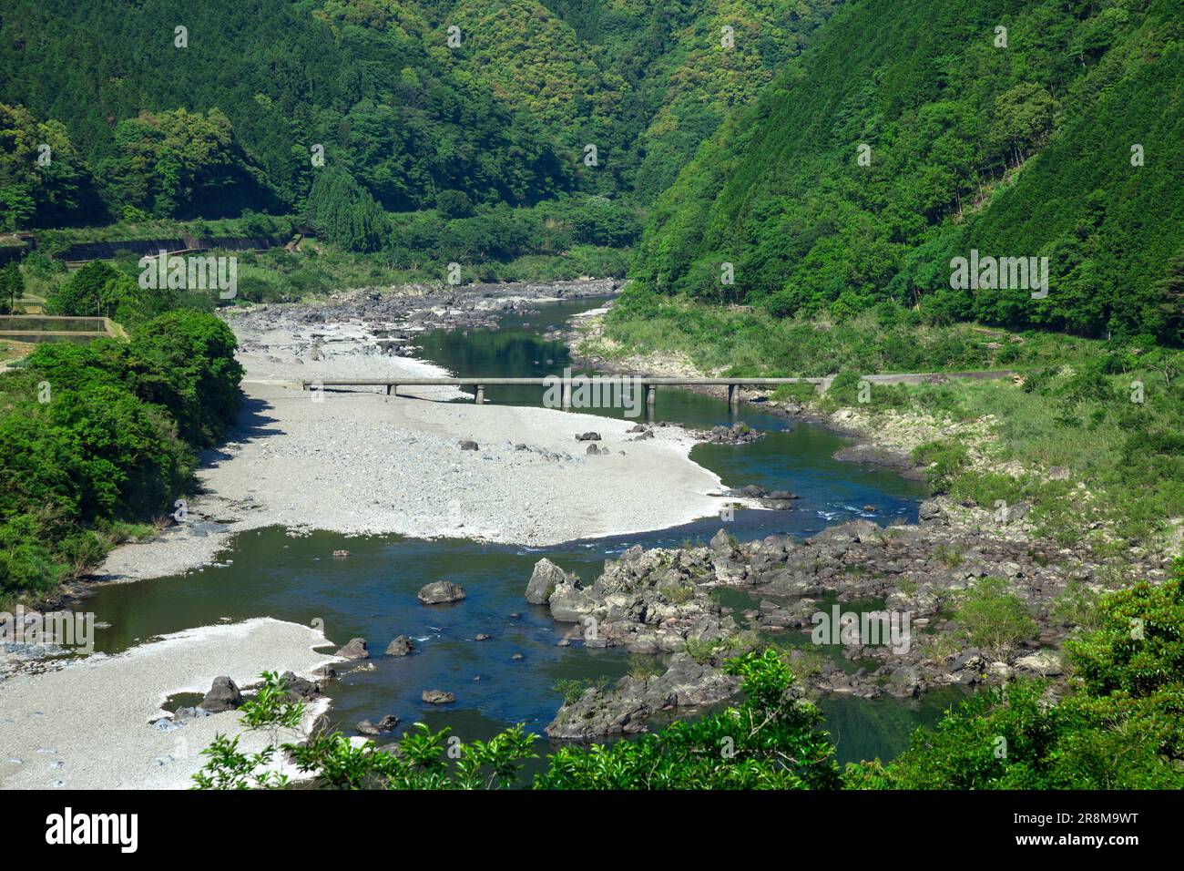 Shimanto River und gesunkene Brücke Stockfoto