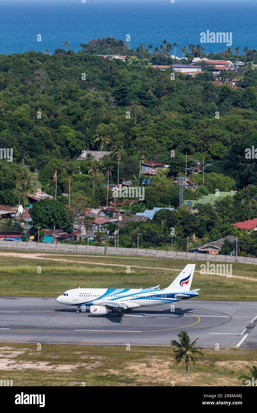 Ko Samui, Thailand - 10. Februar 2023: Flugzeug Bangkok Air Airbus A319 am Flughafen Ko Samui (USM) in Thailand. Stockfoto
