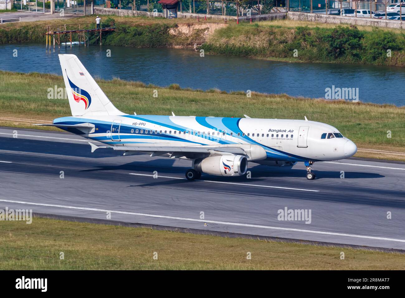 Ko Samui, Thailand - 10. Februar 2023: Flugzeug Bangkok Air Airbus A319 am Flughafen Ko Samui (USM) in Thailand. Stockfoto