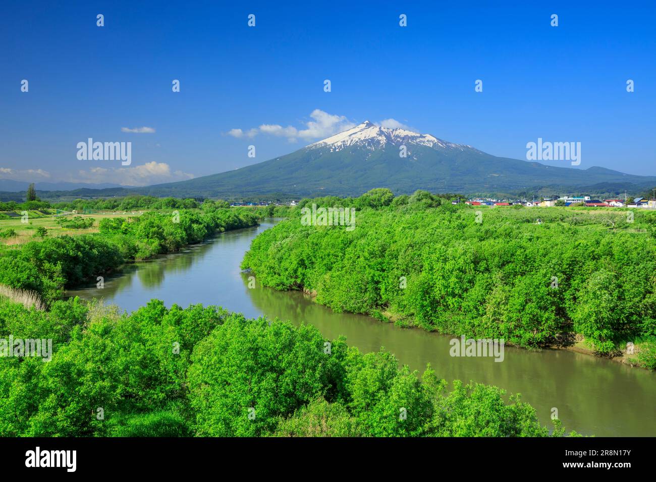 Mt. Iwaki und Iwaki River Stockfoto