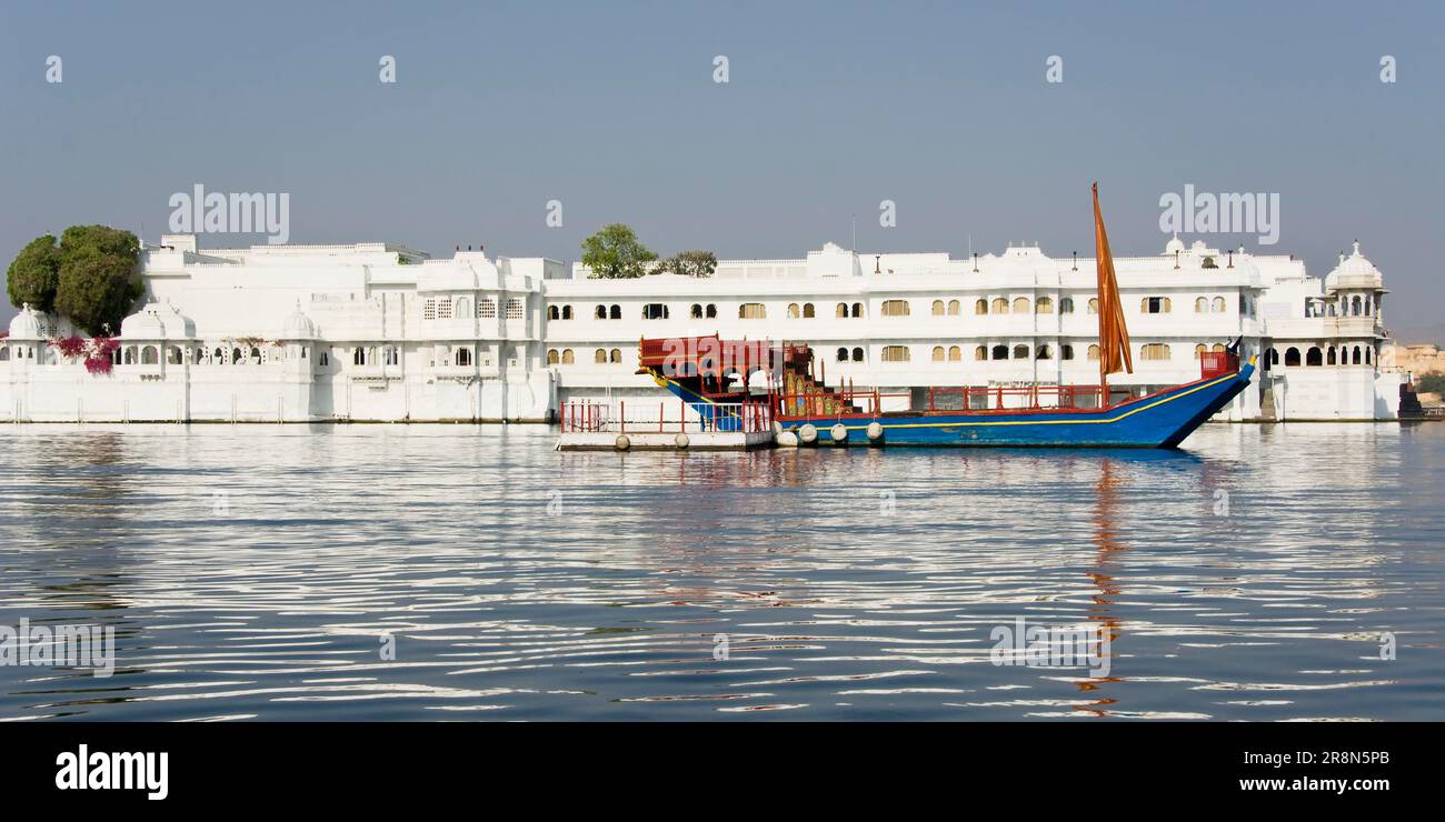 Lake Palace Hotel, früher Jag Niwas Palace, Lake Pichola, Udaipur, Rajasthan, Indien Stockfoto