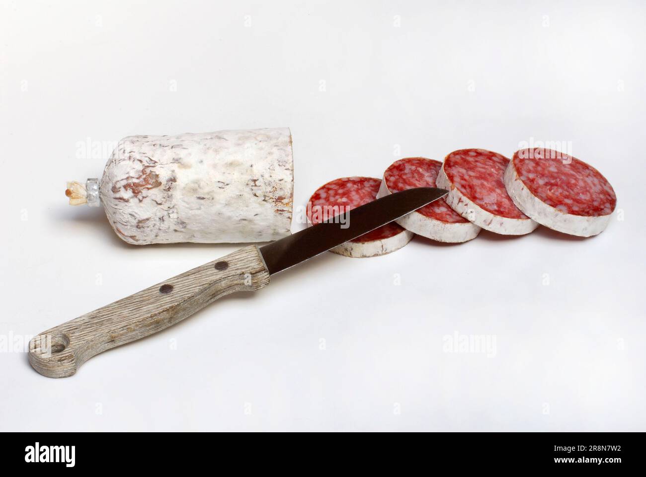 Salami und Messer, Wurst, Dauerwurst, Würstchen, Messer Stockfoto