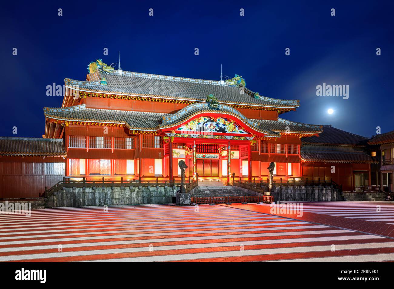 Nachtsicht auf die Haupthalle von Shurijo Stockfoto