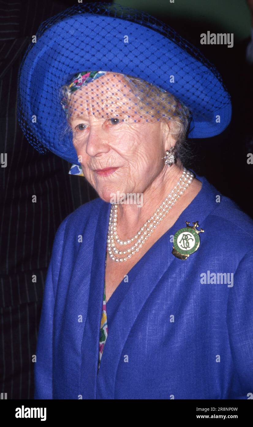 The queen mother 1994 Fotos und Bildmaterial in hoher Auflösung Alamy