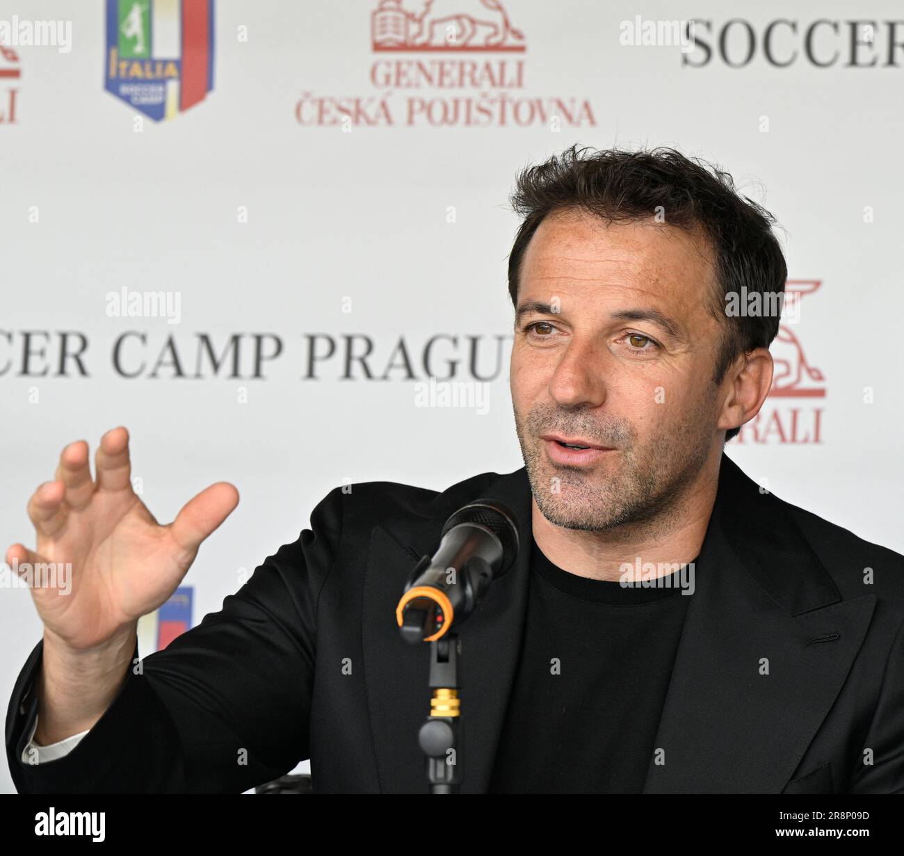 Prag, Tschechische Republik. 22. Juni 2023. Alessandro Del Piero, Gewinner der FIFA-Weltmeisterschaft 2006 und ehemaliger Fußballkapitän von Juventus Turin, präsentiert auf der Pressekonferenz am 22. Juni 2023 in Prag, Tschechische Republik, das Fußballlager Prag für Kinder aus benachteiligten Verhältnissen. Kredit: Michal Krumphanzl/CTK Photo/Alamy Live News Stockfoto