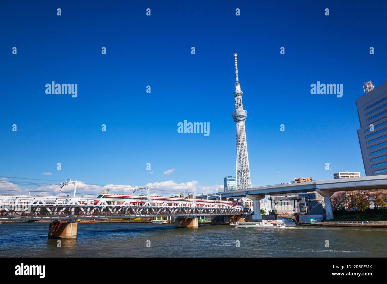 Tokyo Sky Tree und Tobu Railway Stockfoto