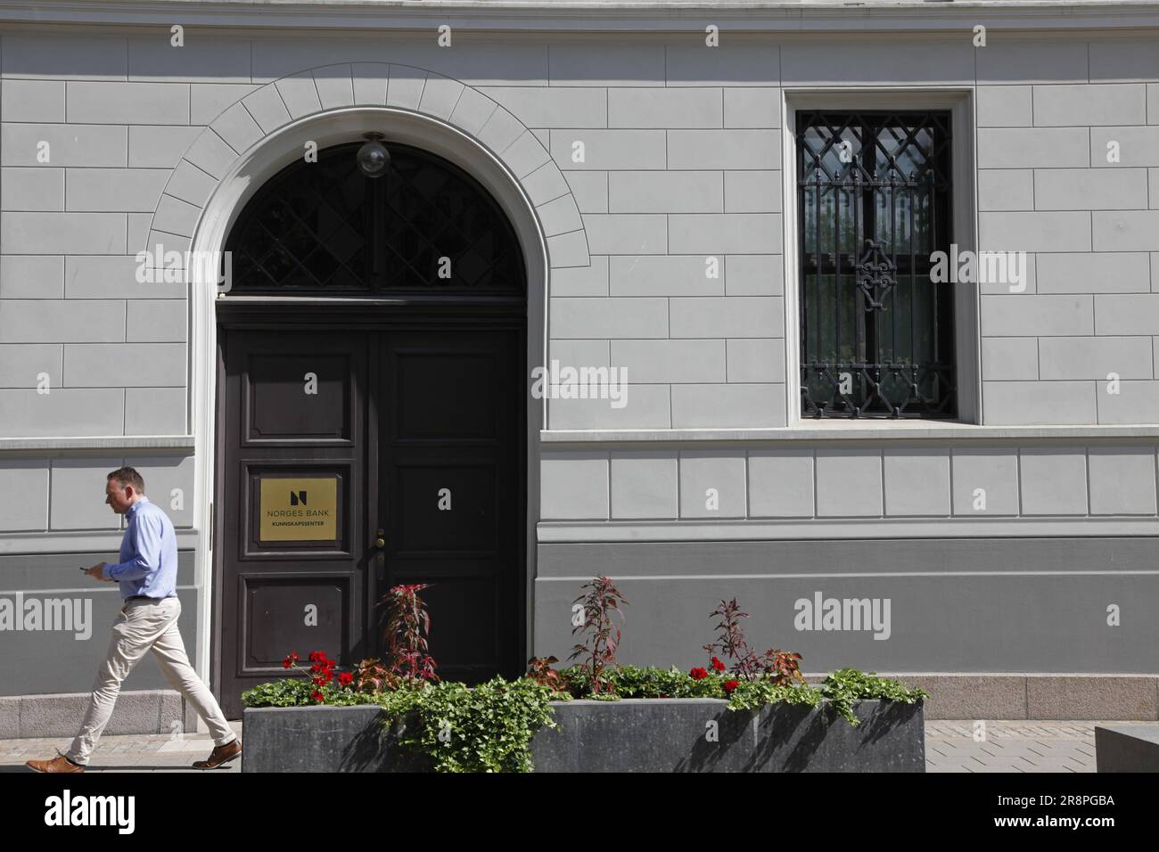 Oslo. 22. Juni 2023. Dieses Foto wurde am 22. Juni 2023 aufgenommen und zeigt die Norges Bank, Norwegens Zentralbank, in Oslo, Norwegen. Die Norges Bank, die Norges Bank, hat beschlossen, den Leitzinssatz nach einer deutlich hohen Inflation in Norwegen um 0,5 Prozentpunkte auf 3,75 Prozent anzuheben. Kredit: Chen Yaqin/Xinhua/Alamy Live News Stockfoto