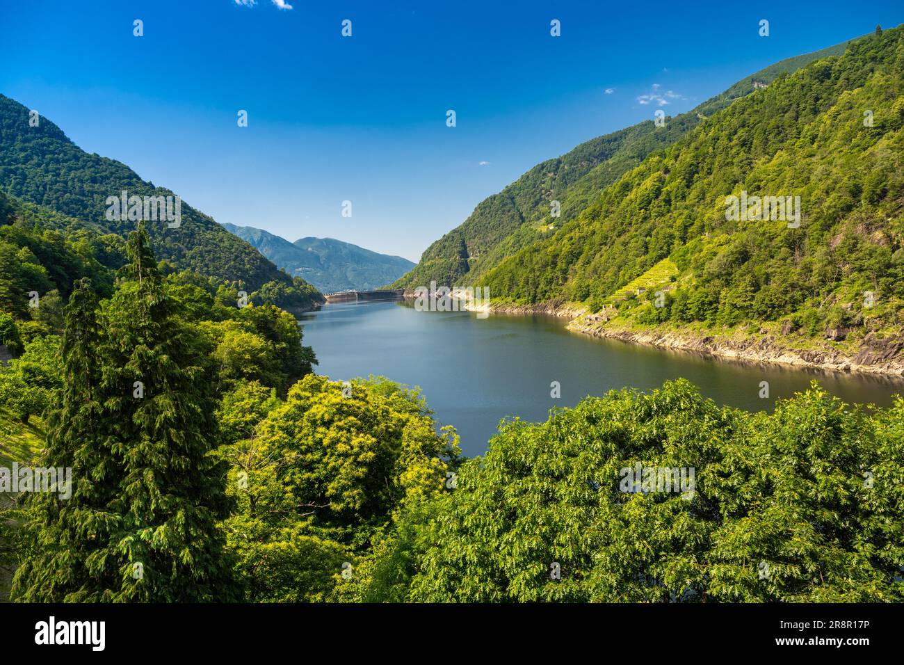 Lago di Vogorno, Stausee im Verzasca-Tal, Tessin, Schweiz, Europa Stockfoto