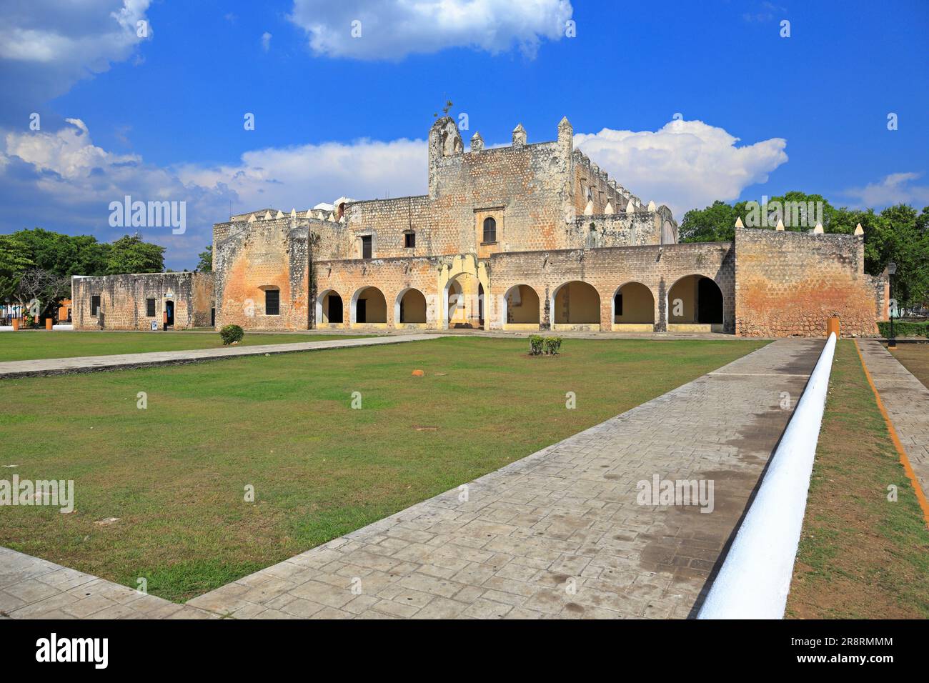 Ehemaliges Kloster San Bernardino de Siena aus dem 16. Jahrhundert in Valladolid, Yucatan, Yucatan-Halbinsel, Mexiko. Stockfoto