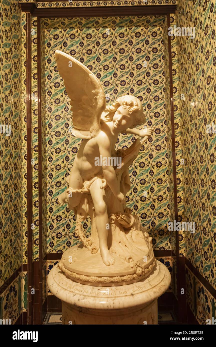 England, London, Heartford House, The Wallace Collection Museum, Kopie der sizilianischen Marmorstatue mit dem Titel „Love Triumphant“ von flämischem Künstler und Sculpto Stockfoto